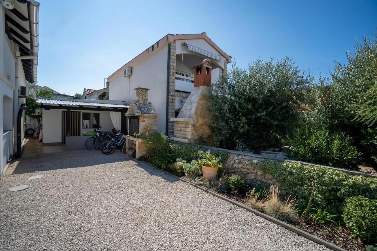 Apartments With A Parking Space Vir - 22626 Croatia