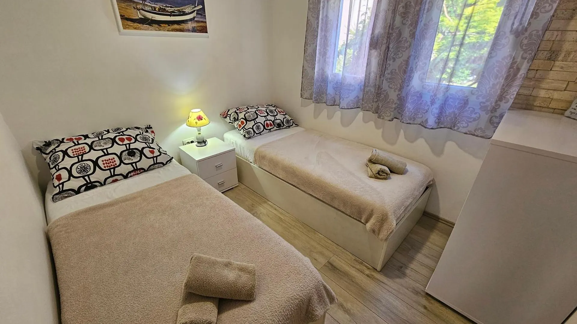 Apartments With A Parking Space Vir - 22626